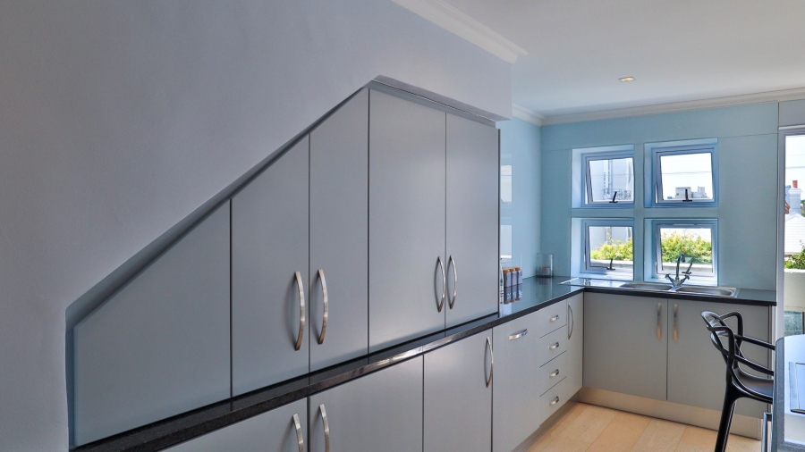 2 Bedroom Property for Sale in Sea Point Western Cape